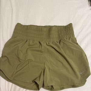 Nike Green Athletic Shorts Lightweight Elastic Waist